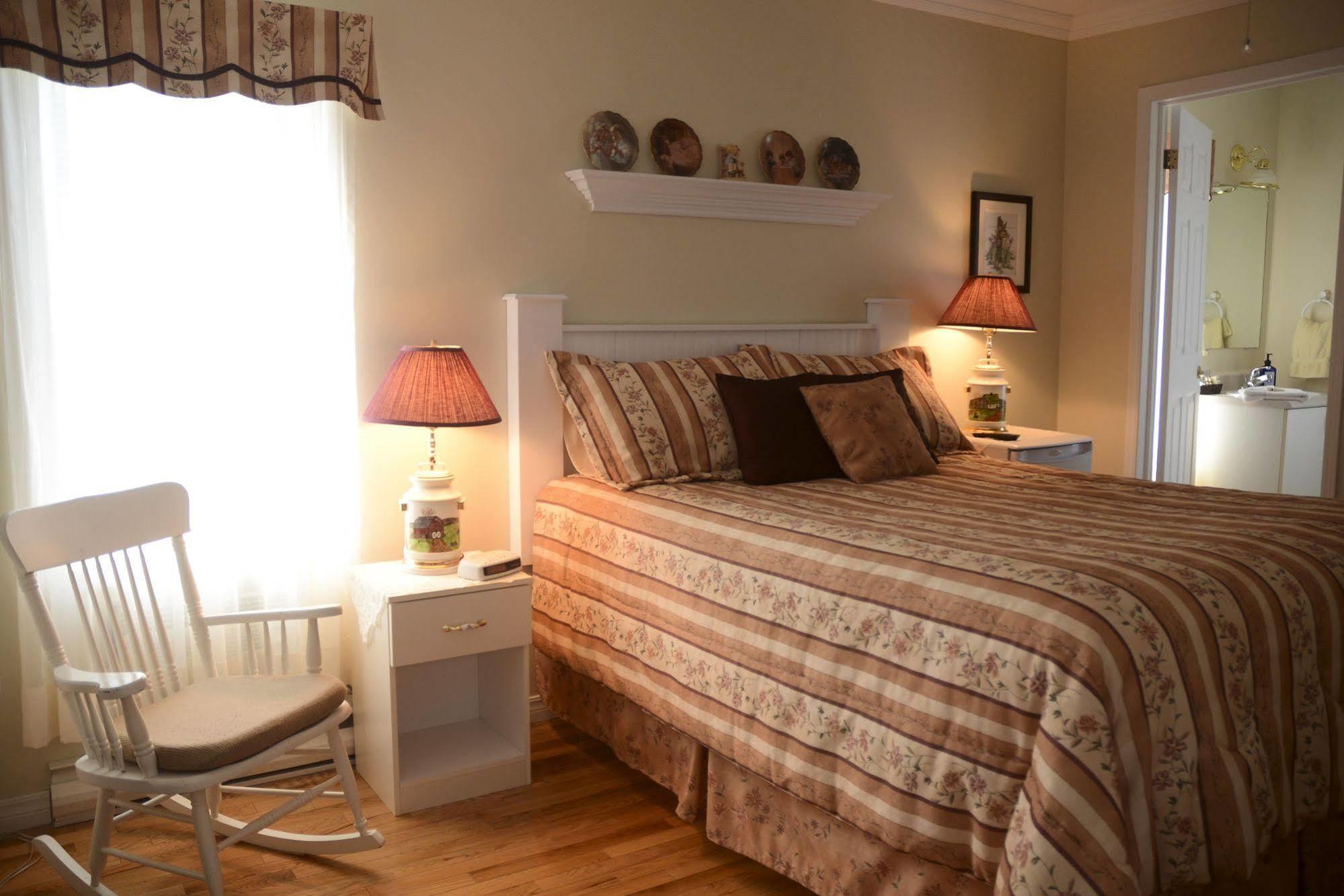 Cote'S Bed & Breakfast Grand Falls Exteriér fotografie